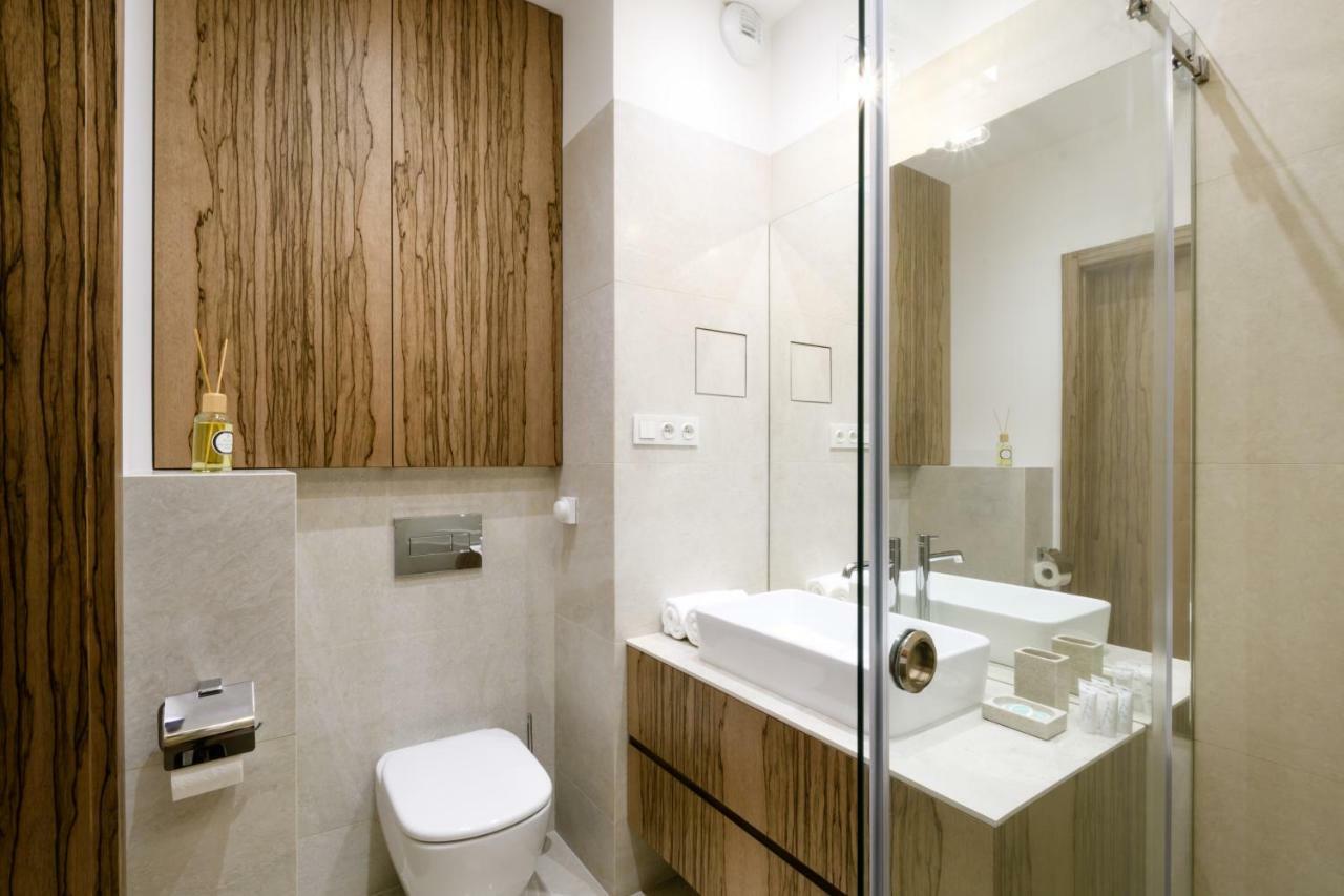 Luxlux Apartments Afara Варшава Экстерьер фото